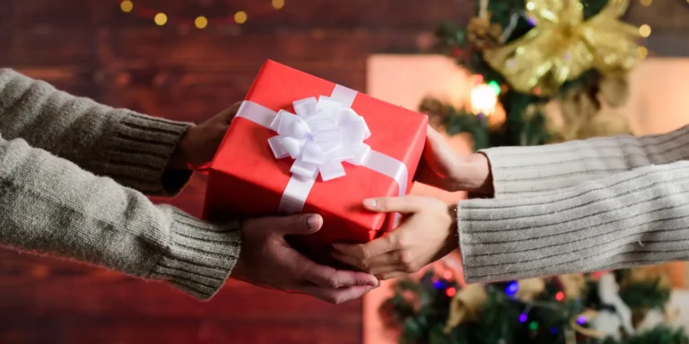 5 Tips to Make Holiday Shopping Simpler for Your Customers